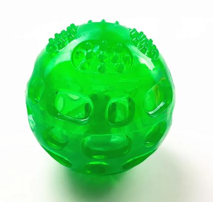 Waterproof squeak ball for dogs in green
